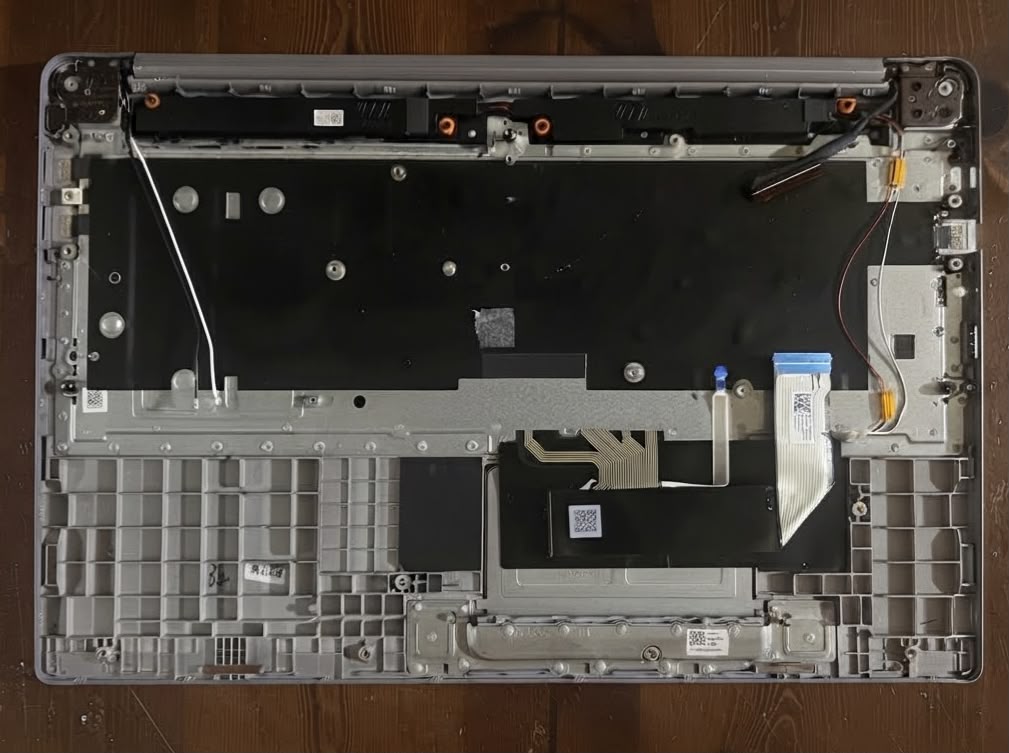 PRODOTTO DI RICAMBIO | Scocca + Display + Tastiera Layout ITA + Trackpad + Speaker Interni - PER LENOVO IDEAPAD 3 CHROMEBOOK 15IJL6 - +++ HARDWARE PARLIALMENTE ESCLUSO +++ | +++ SCHEDA MADRE NON INCLUSA +++ | +++ SCHEDA DI RETE ESCLUSA +++